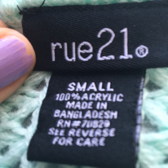 Sweaters - Picture 3 of 3